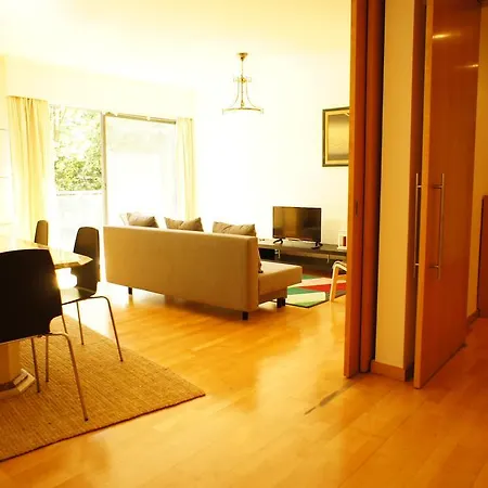 Modern Near The Bridge Daire *